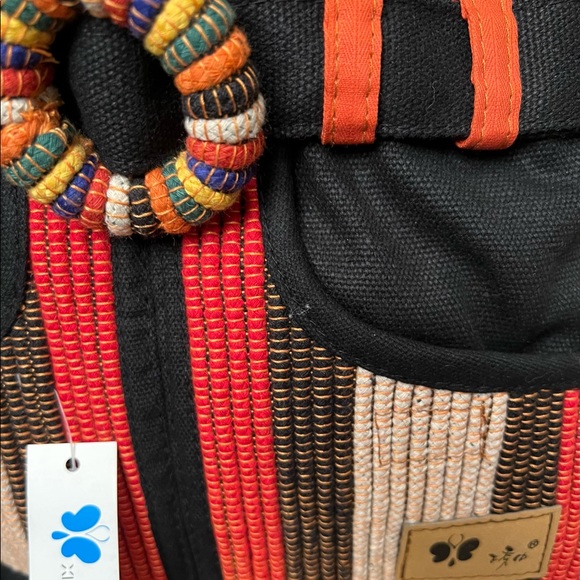 BNWT XIU BRAND CROSSBODY SHOULDER BAG W/. MANY POCKETS & BOTTOM ZIP EXPANSION - Picture 6 of 9